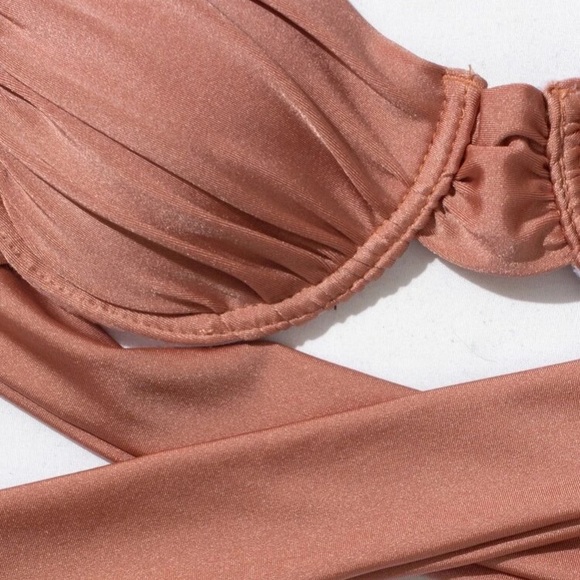 Ruched Underwire Bikini Top - Picture 6 of 10